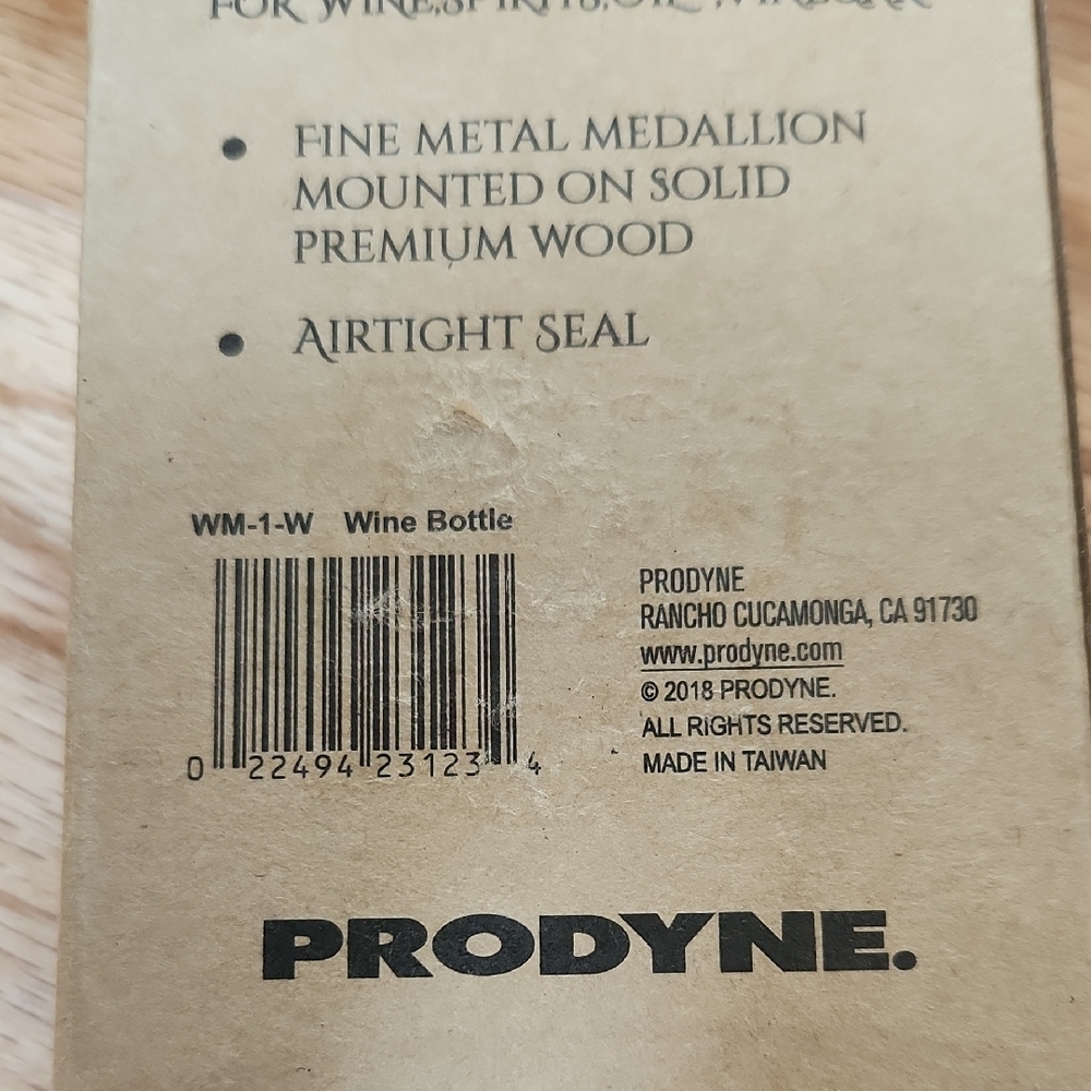 NIB Prodyne Medallion Bottle Stopper - Picture 8 of 10